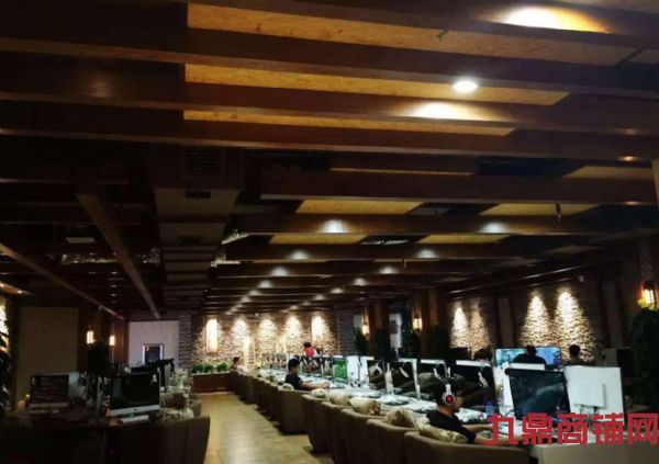 ���ݹ�����ʢ����������������ת��ʵ��ͼƬ