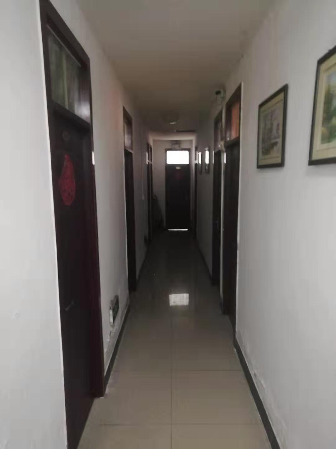 �ùݺ�С�Ե����弱תʵ��ͼƬ