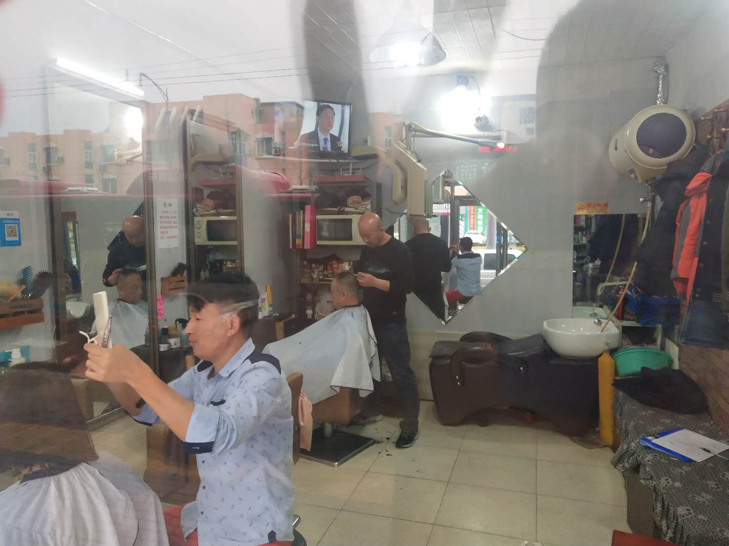 ɳ�ӿ����ƺ�·��ͨ��ѧ�ٽ�����ʵ��ͼƬ