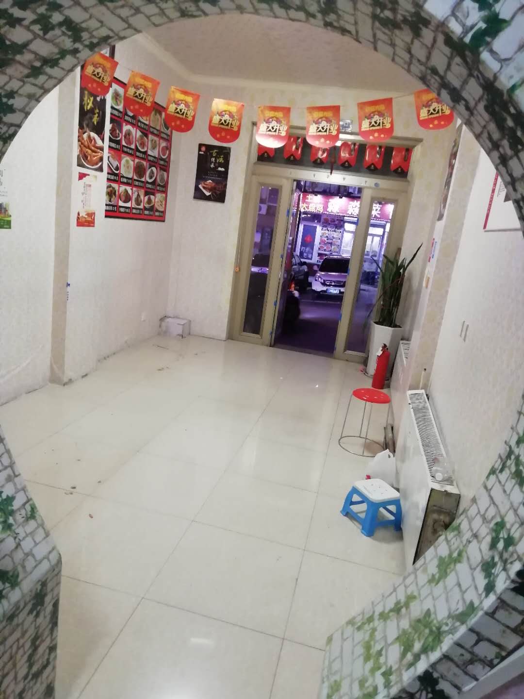 ���ϰ����˾�Ӫ������ת��ʵ��ͼƬ