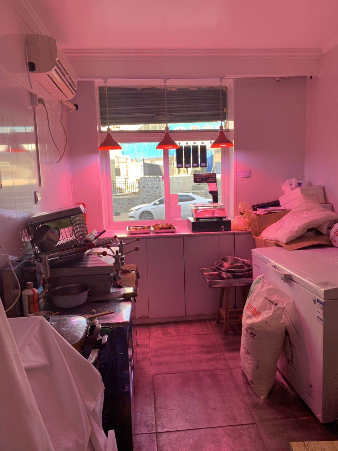 ���˼������£�������ת��ʵ��ͼƬ