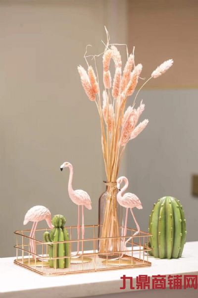 ����С��һ������Ʒ��ת��ʵ��ͼƬ