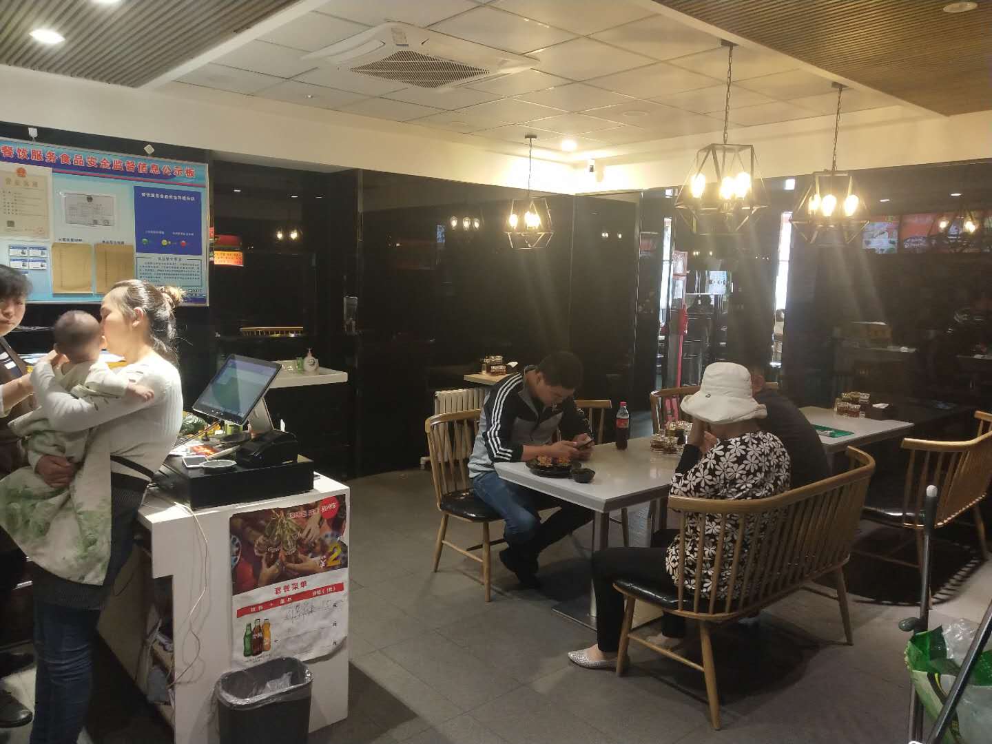 ��ˮǰ��ҵ�־�װ����ת��ʵ��ͼƬ