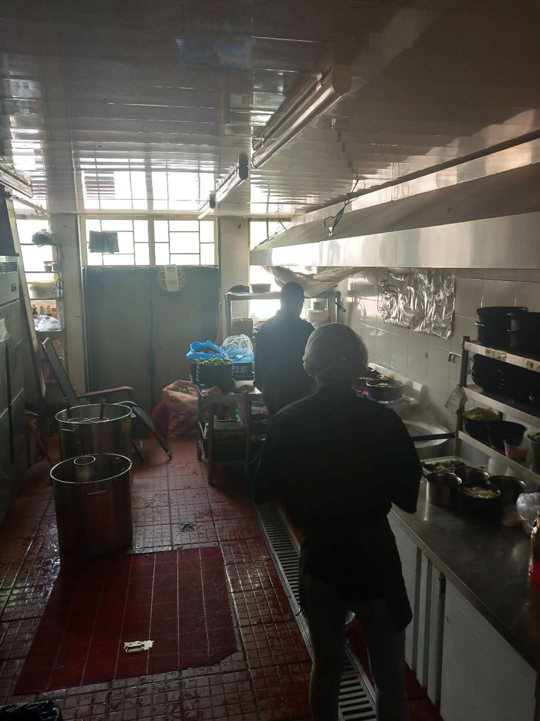 ��ˮǰ��ҵ�־�װ����ת��ʵ��ͼƬ