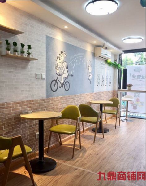 ������վ�ٽ�����ת��ʵ��ͼƬ