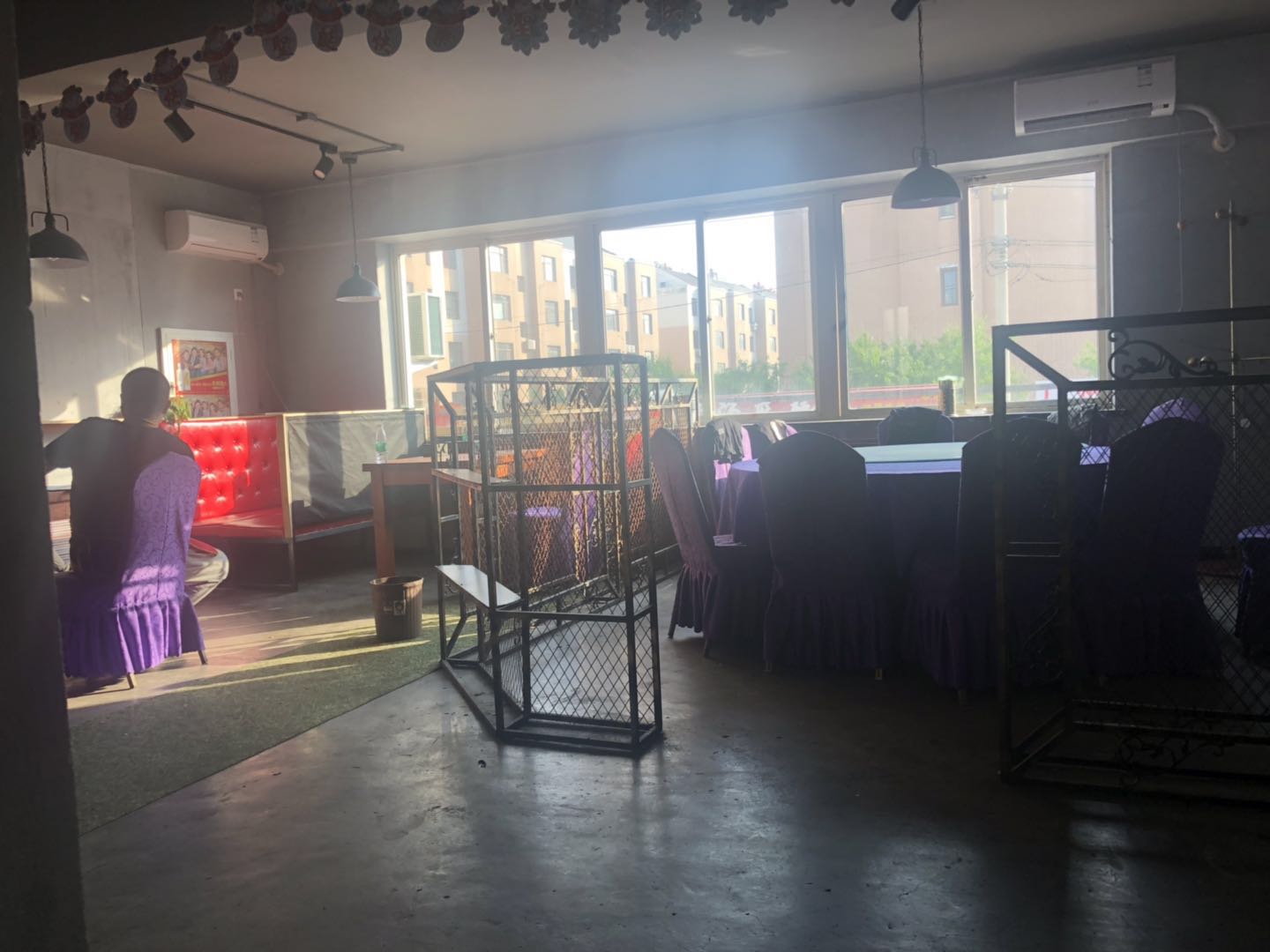 �ٽ־�װ�����տ���ת��ʵ��ͼƬ