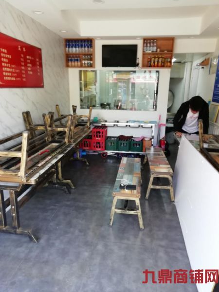 �����ٽ־�װ������ת��ʵ��ͼƬ