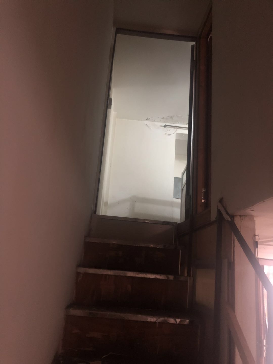 11���ϵ�˫���ֲ�Ʊվת��ʵ��ͼƬ