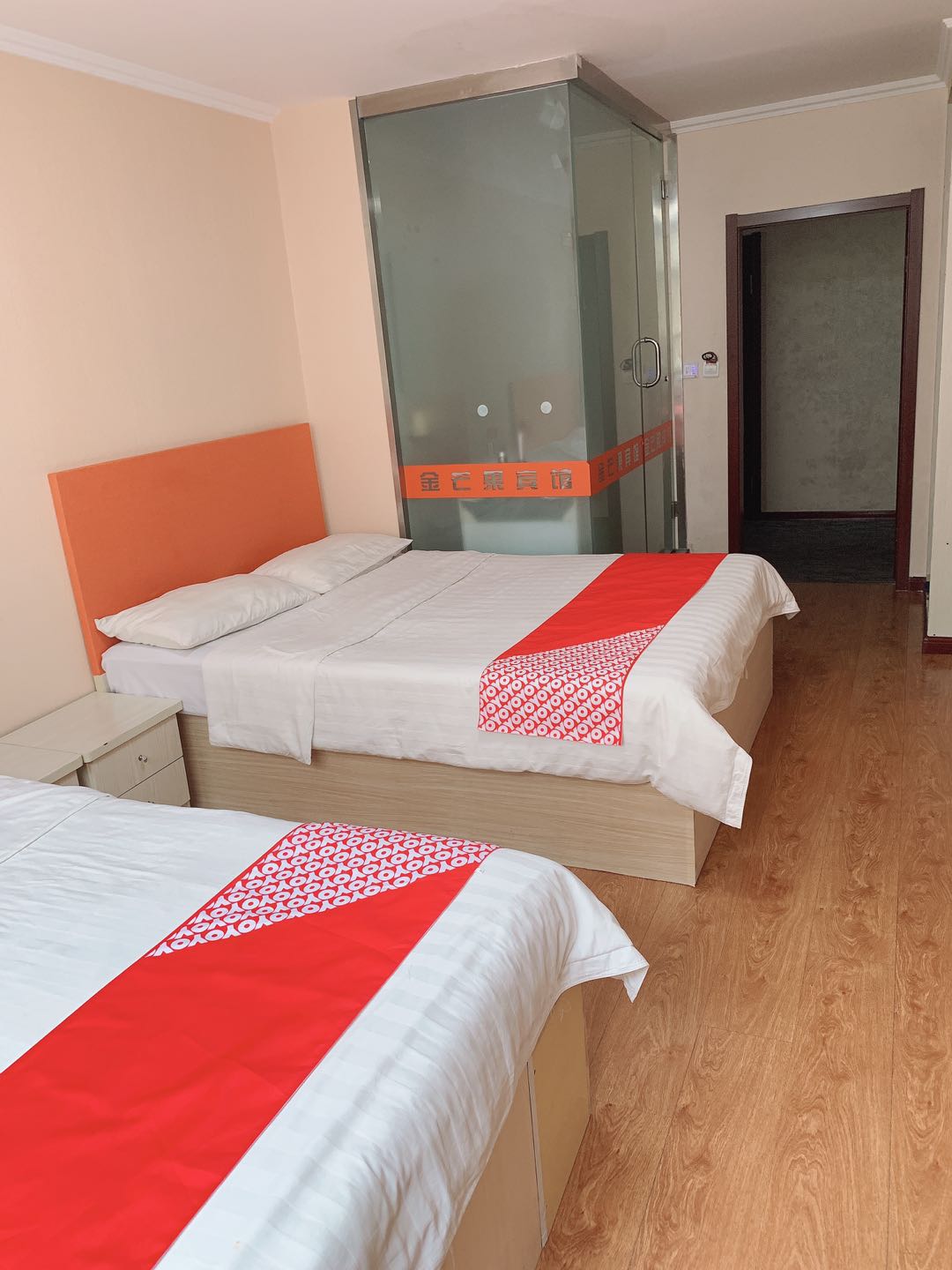 ��ʦ������װ����ת��ʵ��ͼƬ