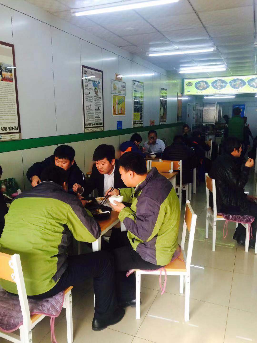 ��ҽֿ���Ծ�װ����ת��ʵ��ͼƬ