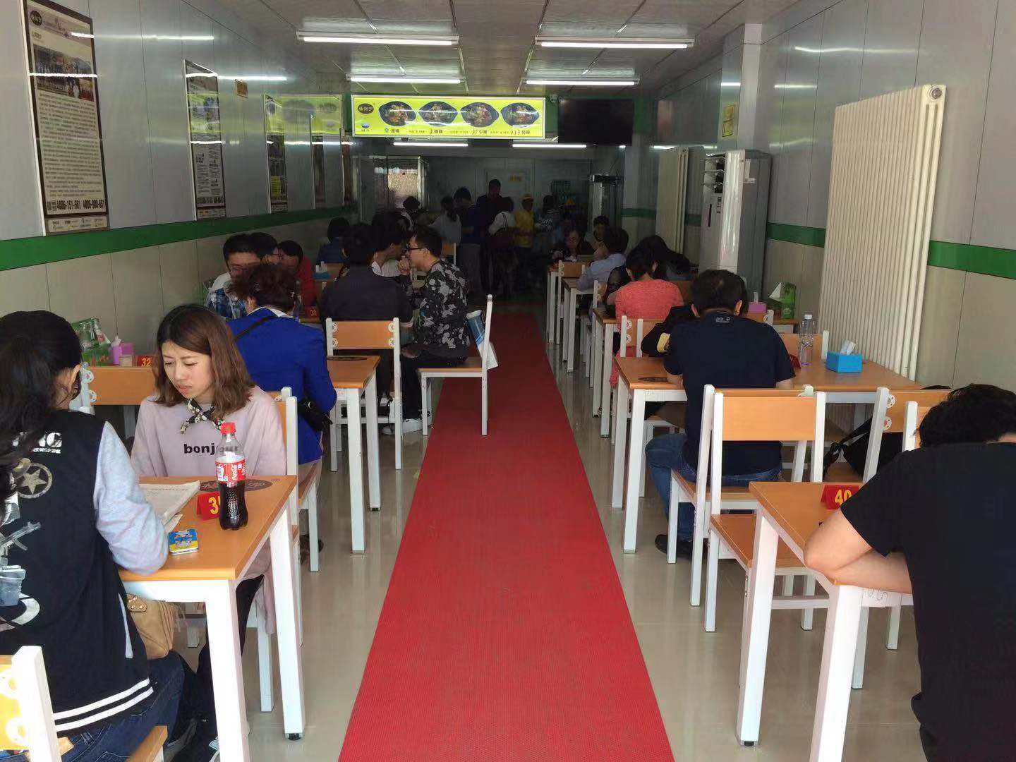 ��ҽֿ���Ծ�װ����ת��ʵ��ͼƬ