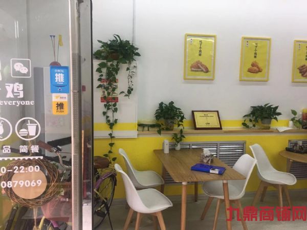 ���ݸ�����Ʒ�ƽ��˸���ת��ʵ��ͼƬ