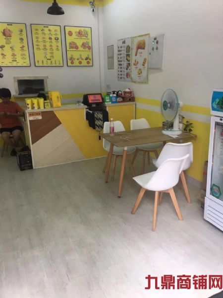 ���ݸ�����Ʒ�ƽ��˸���ת��ʵ��ͼƬ