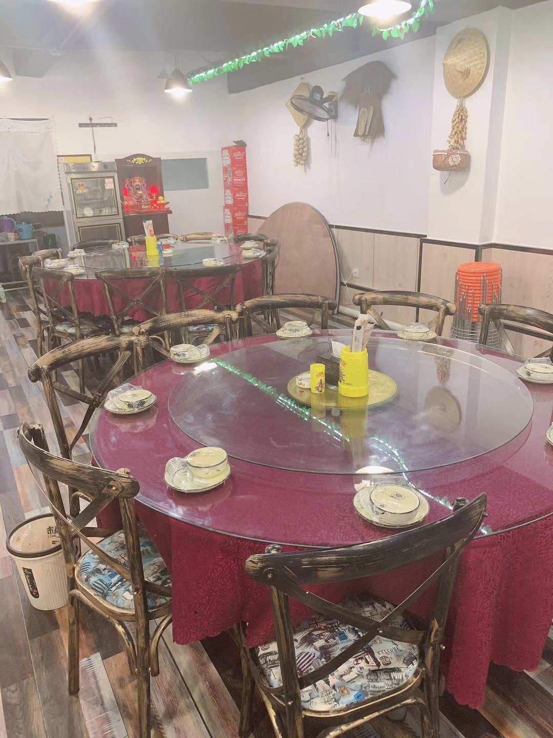 Ȫˮ�ٽ־�װ����ת��ʵ��ͼƬ