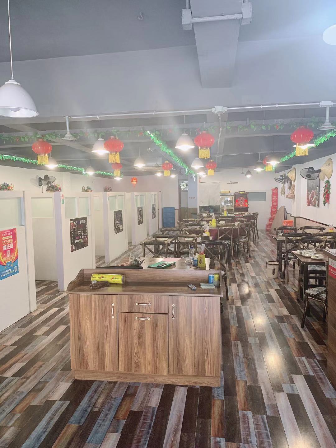 Ȫˮ�ٽ־�װ����ת��ʵ��ͼƬ