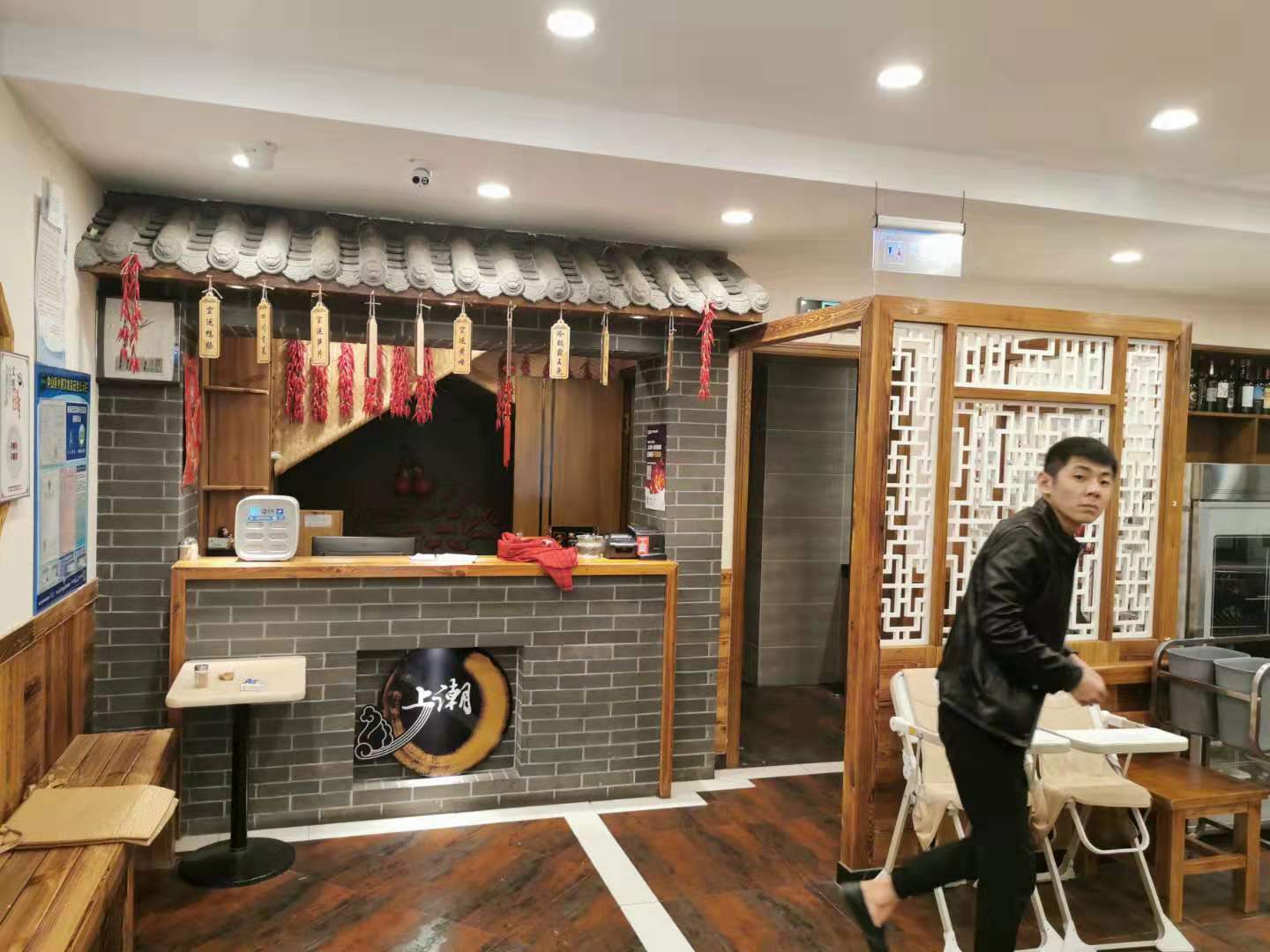 (ת��) ���߹㳡��·25����ͷʵ��ͼƬ