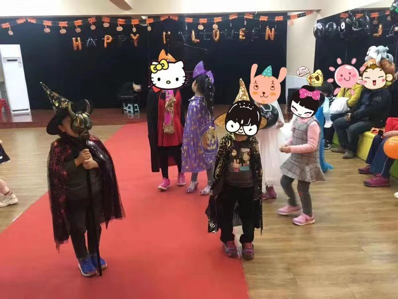 ���������ٽ���ѵ����ת��ʵ��ͼƬ