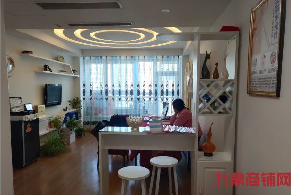 ��תɳ�ӿ�������·����Ժת�ã����־�ӯ�����м��±��˳���ʵ��ͼƬ