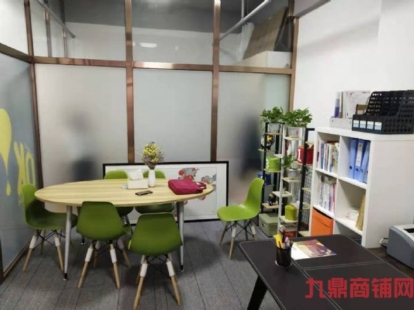 ����������װ����ѵ����ת��ʵ��ͼƬ