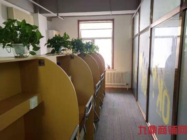 ����������װ����ѵ����ת��ʵ��ͼƬ