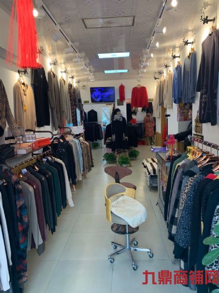 ������װ���ٽֵ���ת��ʵ��ͼƬ