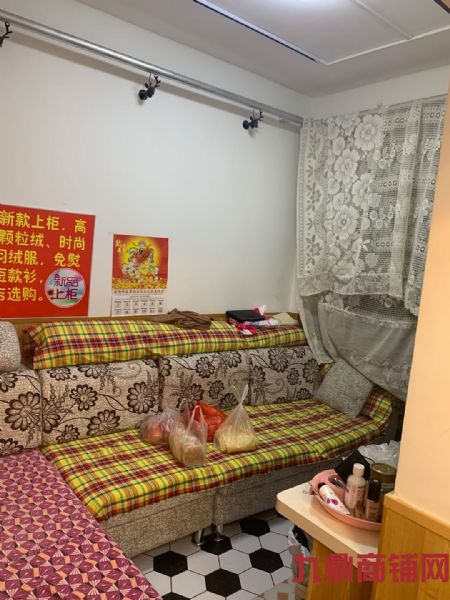 ������װ���ٽֵ���ת��ʵ��ͼƬ