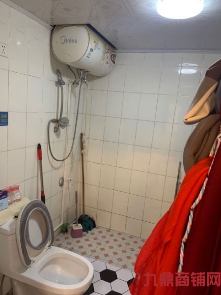 ������װ���ٽֵ���ת��ʵ��ͼƬ