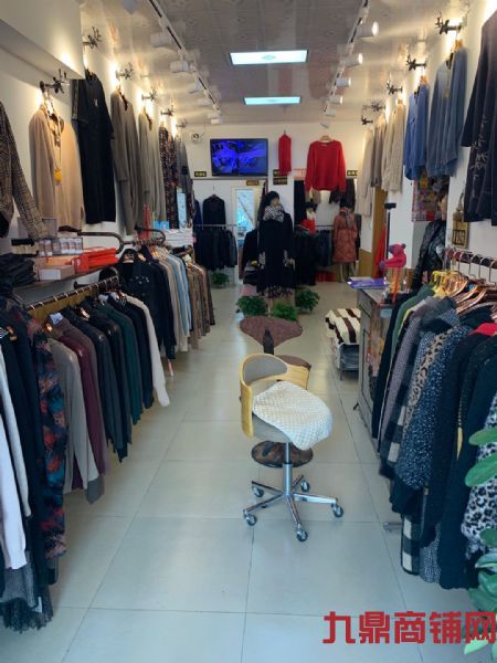 ������װ���ٽֵ���ת��ʵ��ͼƬ