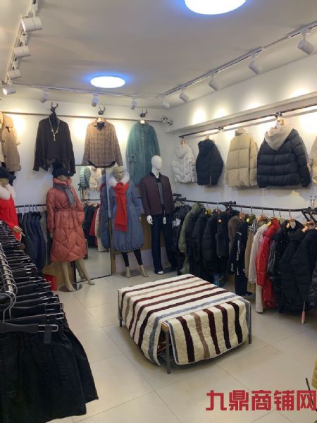 ������װ���ٽֵ���ת��ʵ��ͼƬ