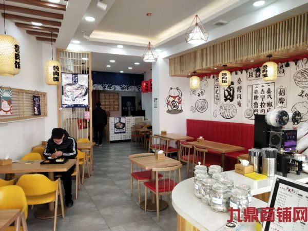 ��ת�ã���������ʢ���ſ�͵�ʵ��ͼƬ