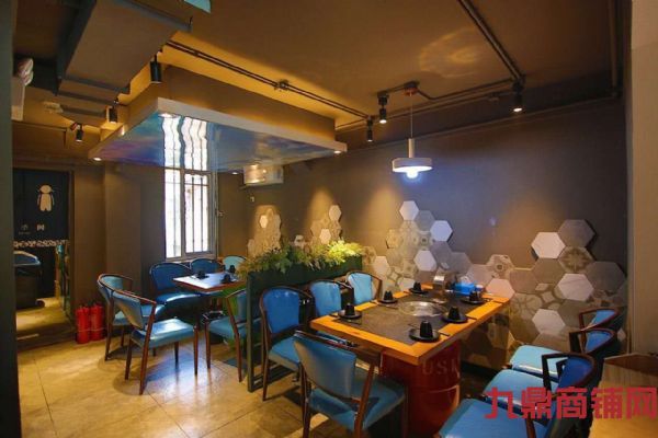 ɽ��·��Ӫ���ٽ����̳���ʵ��ͼƬ