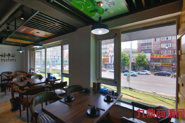 ɽ��·��Ӫ���ٽ����̳���ʵ��ͼƬ