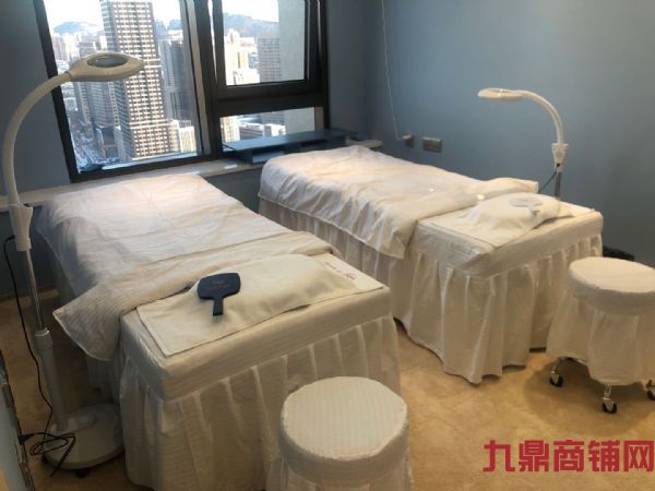 һ�����ʹ�Ԣ������ת��ʵ��ͼƬ