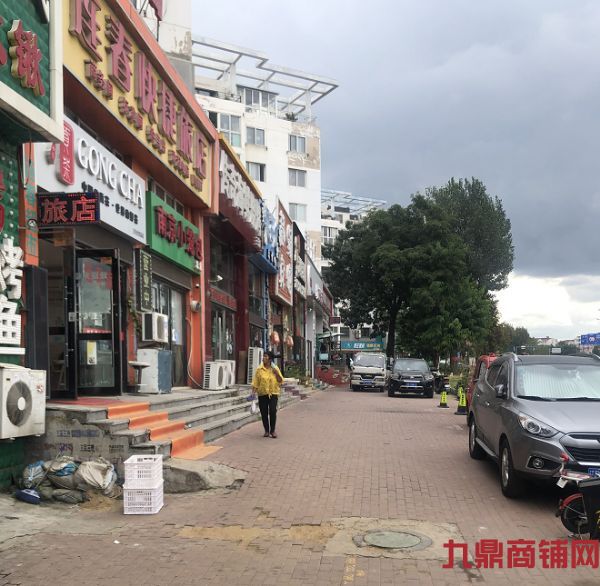 �Ϲ����ٽ�����ת��ʵ��ͼƬ