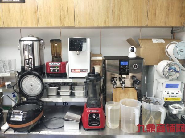 �����ںϳǵ����ھ��ѵؽ�����ת��ʵ��ͼƬ