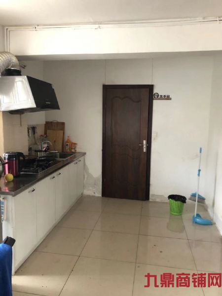 ��������ת��ʵ��ͼƬ