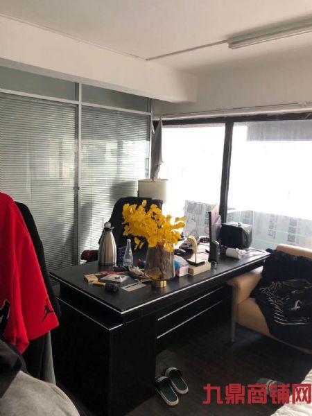 ��������ת��ʵ��ͼƬ