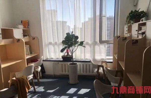 ������Ԣ����ϰ��ת�� ��Ա�ȶ�ʵ��ͼƬ