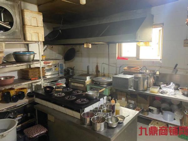 ��ɽ�㳡���������Ĳ�����ת��ʵ��ͼƬ