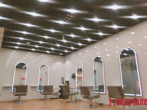 ������� �ɾ����� �ж������� һ�ۿ���ʵ��ͼƬ