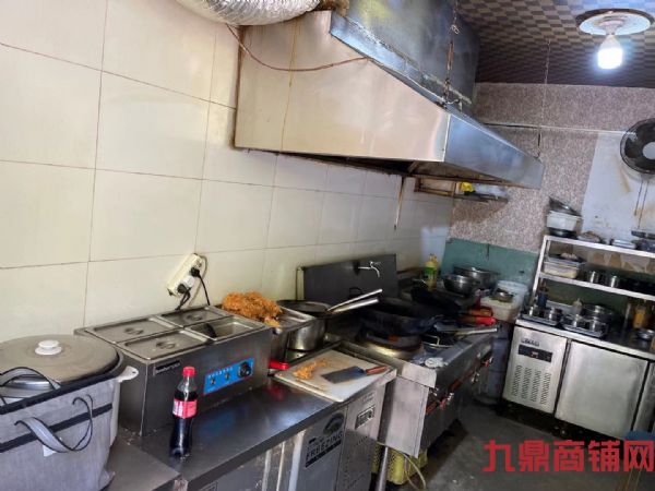 �й̶��ͻ����ٽ֣���ͣ��ʵ��ͼƬ