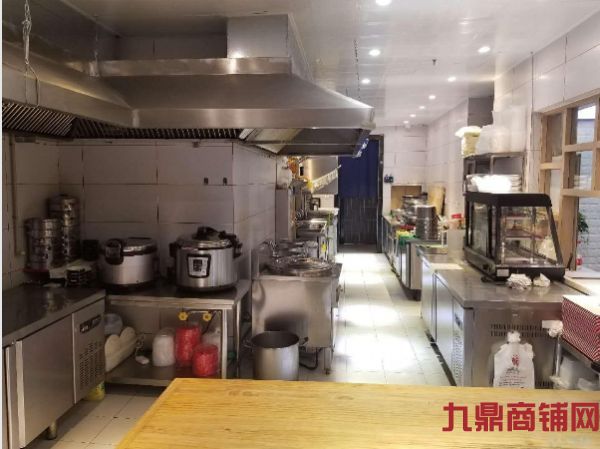 ��װ�ޣ�λ�þ��ѣ������ߡ������ߵ�С����ѧУ���оƵꡣʵ��ͼƬ