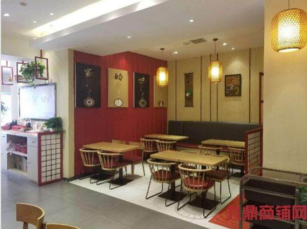 ��װ�ޣ�λ�þ��ѣ������ߡ������ߵ�С����ѧУ���оƵꡣʵ��ͼƬ