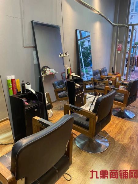 �ϵ�ת�ã��������󣬻�ͷ�Ͷ�ʵ��ͼƬ