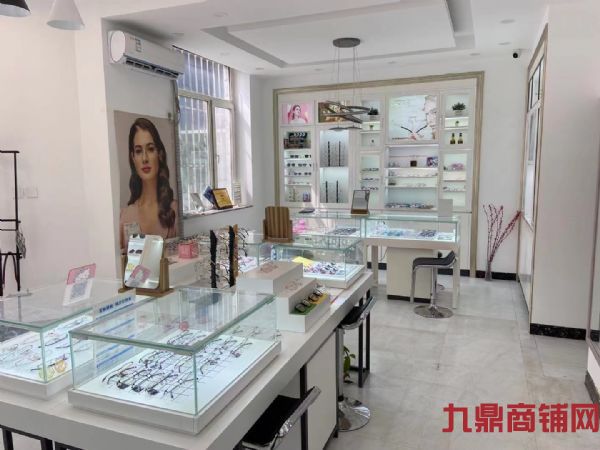 �ٽ�����ת��ʵ��ͼƬ