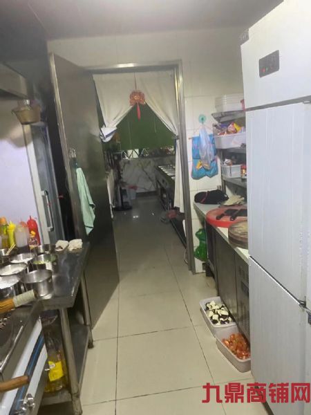 �ٽ���ʳ�ǵ���ת��ʵ��ͼƬ