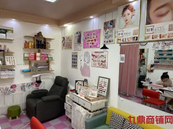 �ٽ����׵�ת��ʵ��ͼƬ