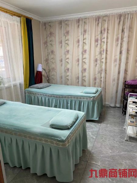 ��������ʢ����վ�����ٽ�����ת��ʵ��ͼƬ