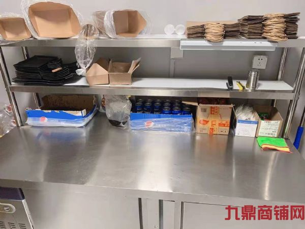 ����·�ܱ�������ת��ʵ��ͼƬ