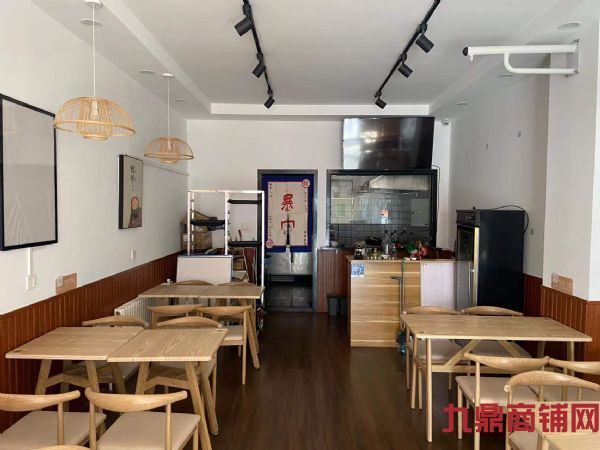 �ٽ���������ת��ʵ��ͼƬ